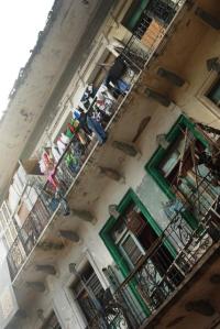 Ropa en los pisos Ropa en los pisos