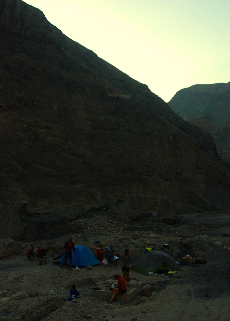 campamento Acampando sobre el carbón