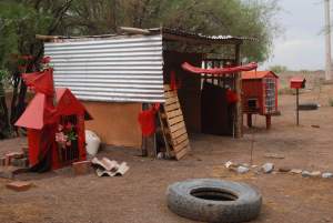 Altares de Gauchito Gil en carretera Altares de Gauchito Gil en carretera