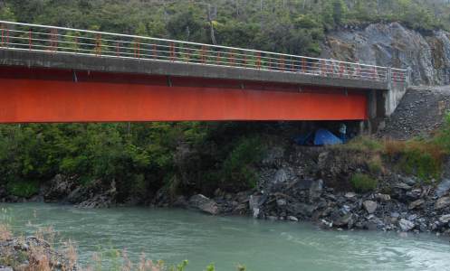 acampando bajo el puente acampando bajo el puente