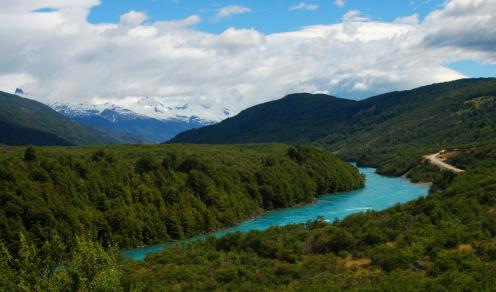 El agua turquesa del deshiele El agua turquesa del deshiele