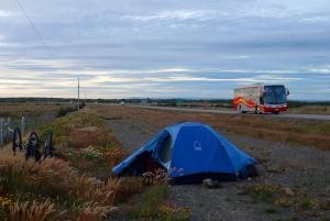 a la orilla de la carretera a la orilla de la carretera