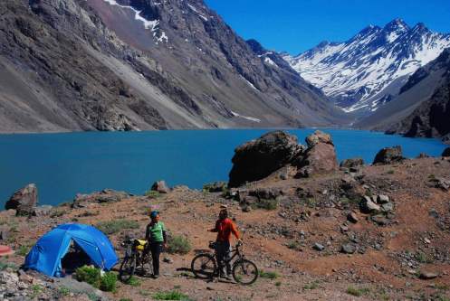 Acampando frente a los Tres Hermanos Acampando frente a los Tres Hermanos