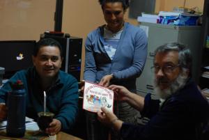 tomando Mate con los bomberos de Paso Los Libres