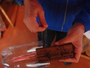 La forma más sencilla de hacer hilo de botella La forma más sencilla de hacer hilo de botella