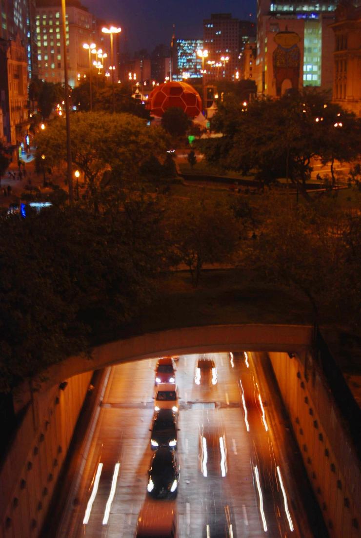 balón sobre la ciudad