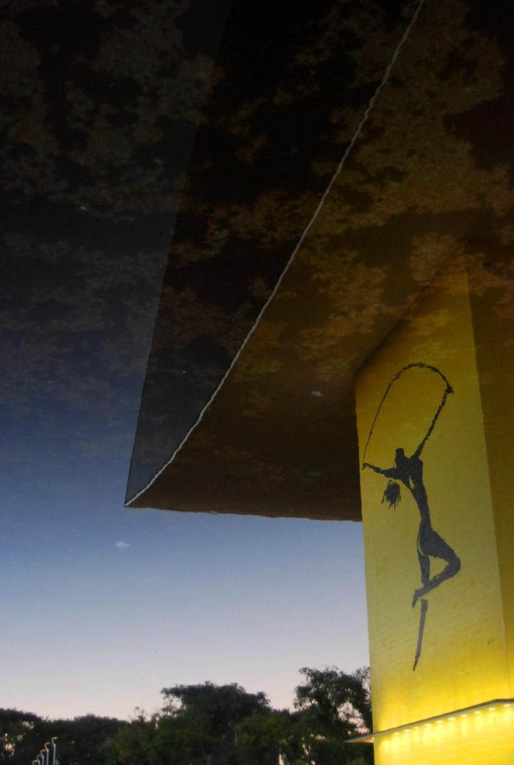 MUSEO DE OSCAR NIEMEYER -MON-