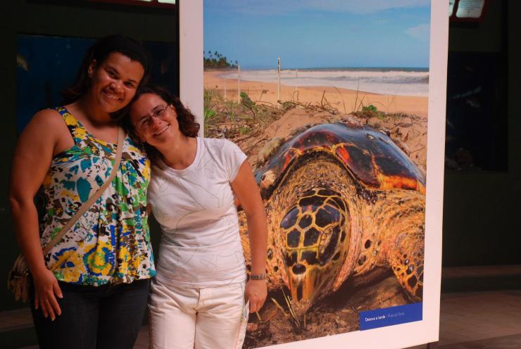 María Luzia y Aline, biólogas de profesión y corazón
