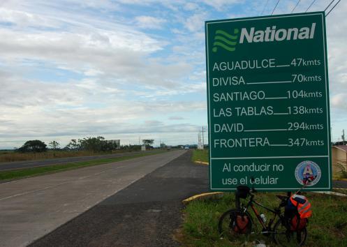 a 347 km de la frontera